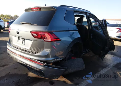 2023 Volkswagen Tiguan 2.0T Se R-Line Black z USA, uszkodzony, nr VIN 3VVCB7AX9PM134364